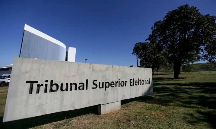 TSE cria conselho para combater desinformação com IA nas eleições 2026