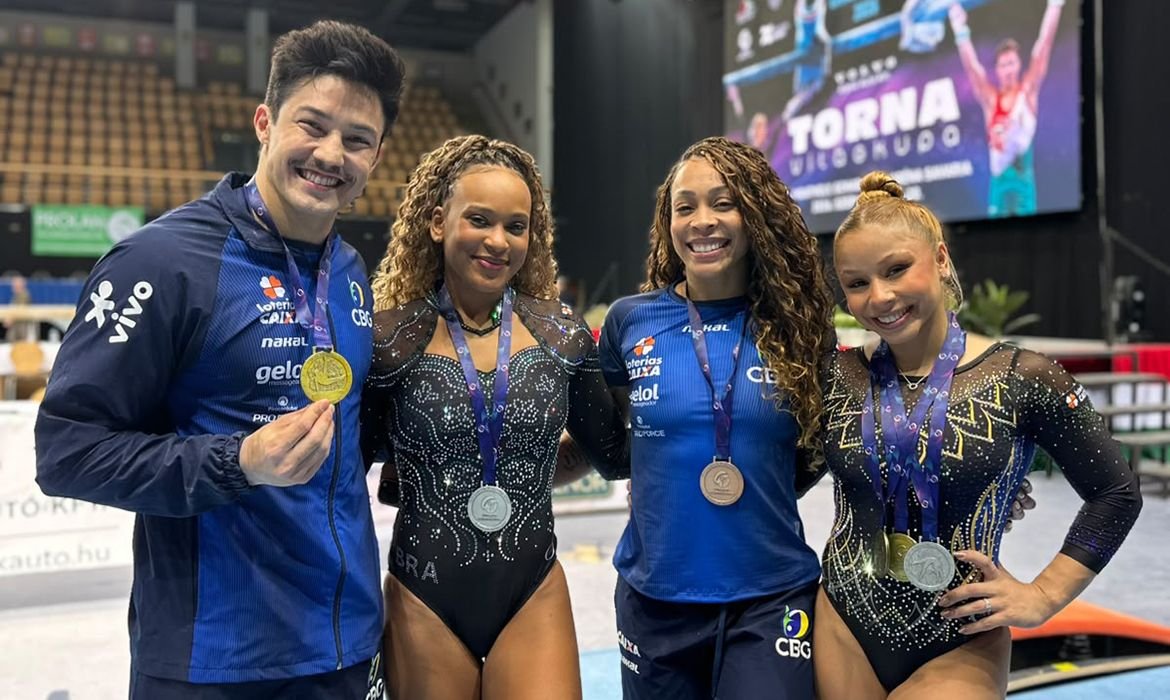 Flávia Saraiva conquista ouro e prata na Copa do Mundo