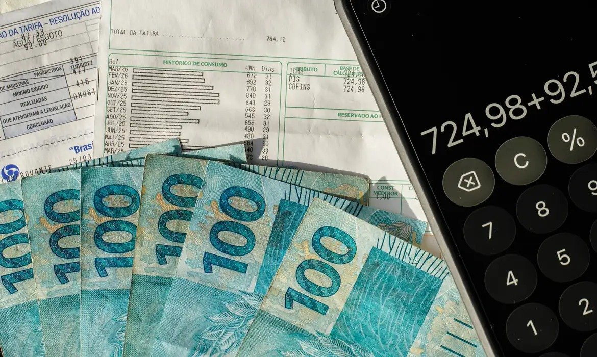 Receita arrecada R$ 2,11 trilhões entre janeiro e agosto de 2026