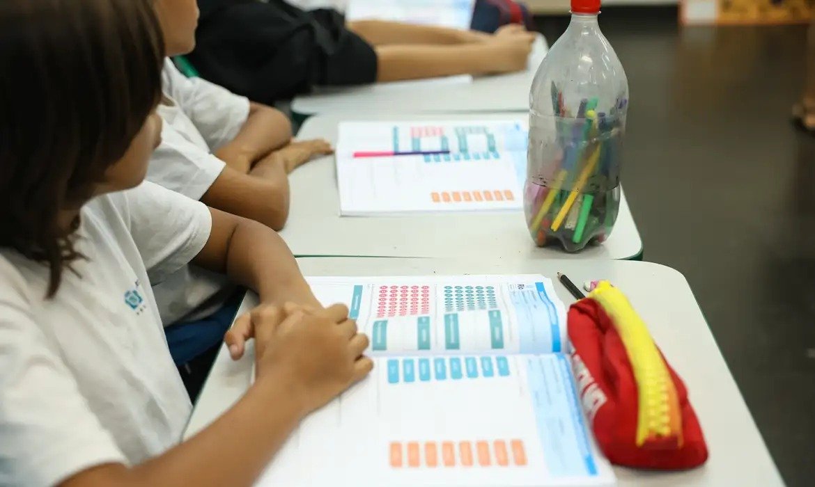 Estudantes de licenciatura poderão receber bolsas do Pibid