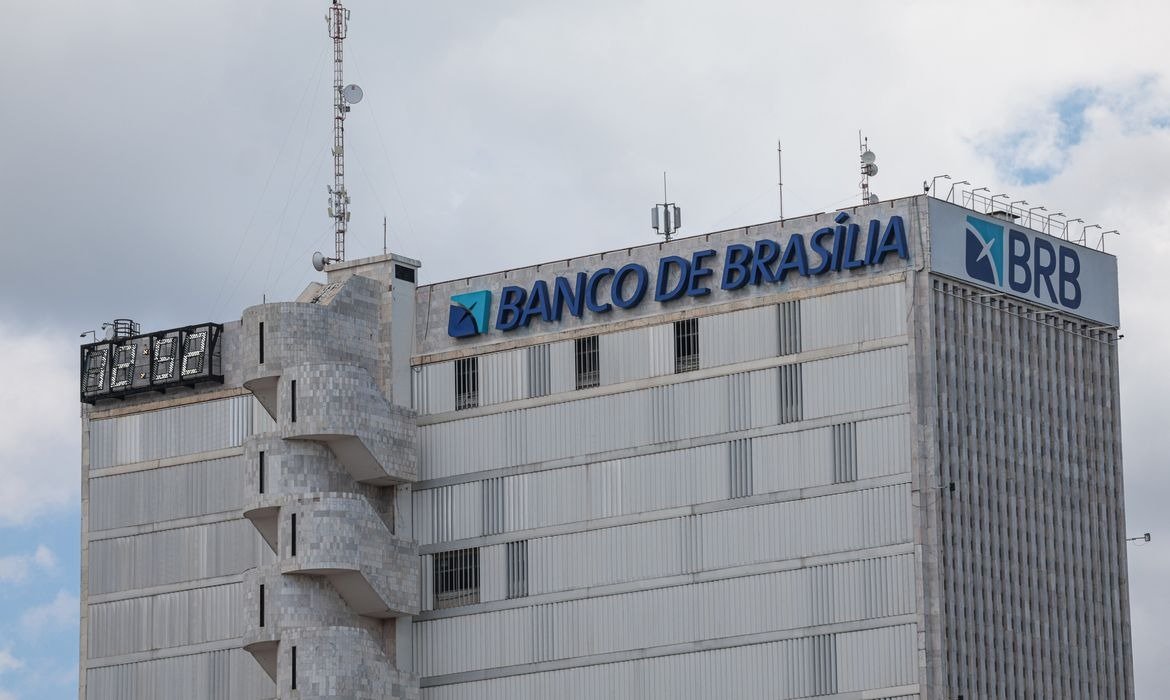 Caso Master leva TCDF a bloquear bens de ex-dirigentes do BRB