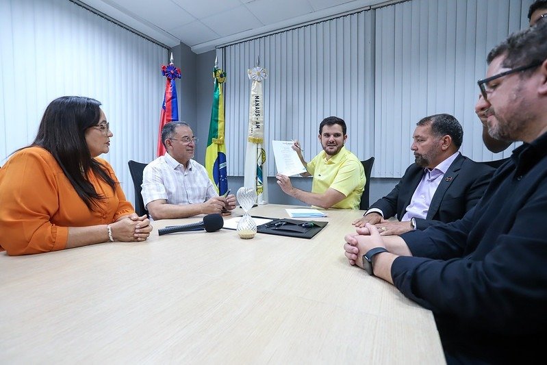 Manaus reajusta benefícios de 264 profissionais do Mais Médicos
