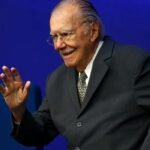 José Sarney, de 96 anos, é internado com pneumonia