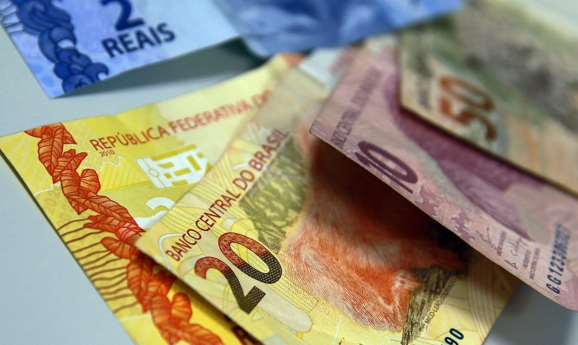 Endividamento das famílias alcança 49,9% da renda anual