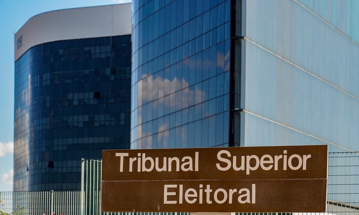 Propaganda em vias públicas lidera denúncias de irregularidades eleitorais