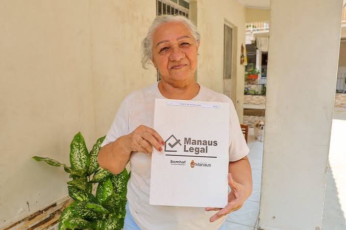 Manaus Legal entrega 626 títulos de imóveis na capital